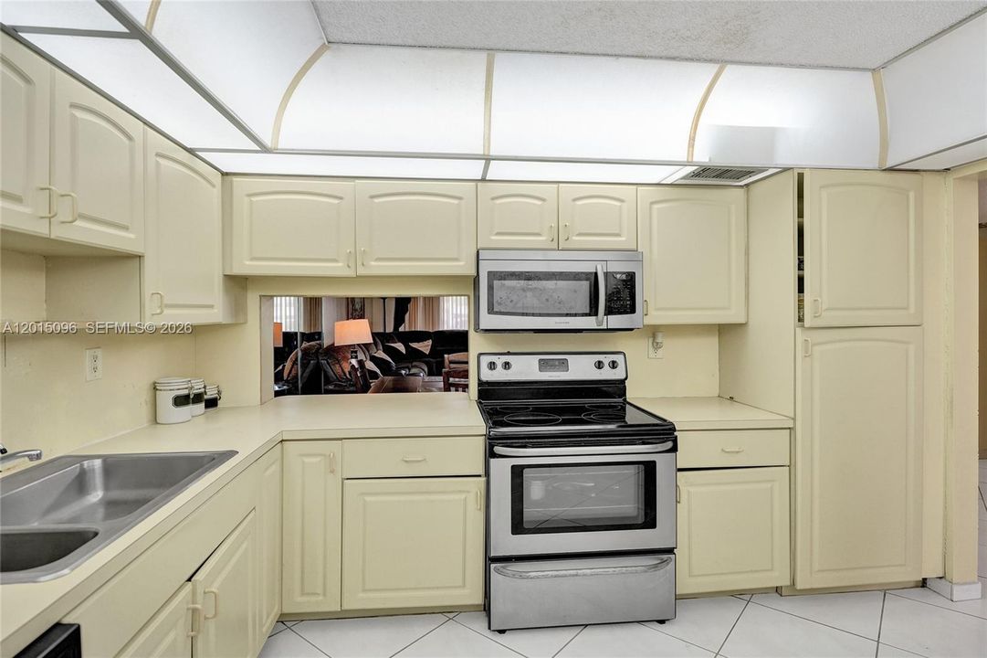 For Sale: $125,000 (2 beds, 2 baths, 1270 Square Feet)