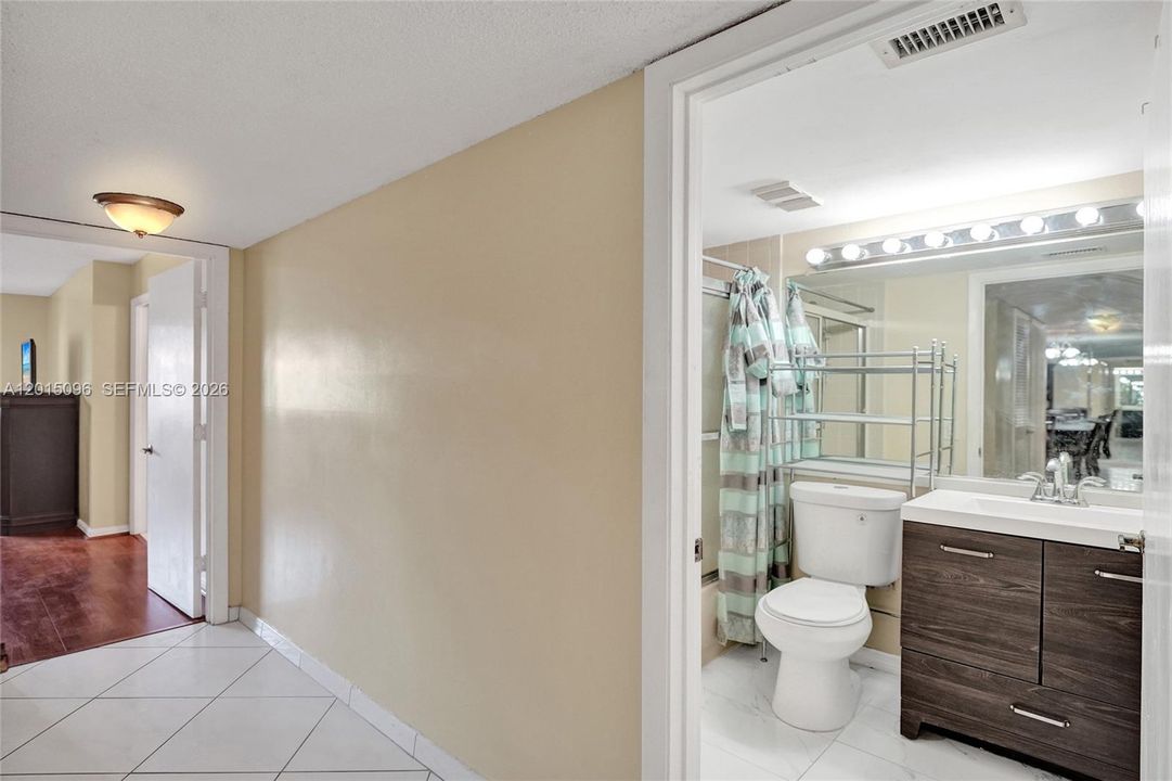 For Sale: $125,000 (2 beds, 2 baths, 1270 Square Feet)
