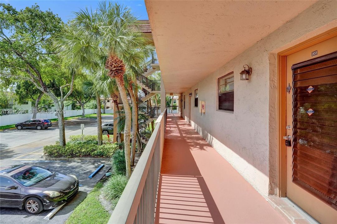 For Sale: $125,000 (2 beds, 2 baths, 1270 Square Feet)
