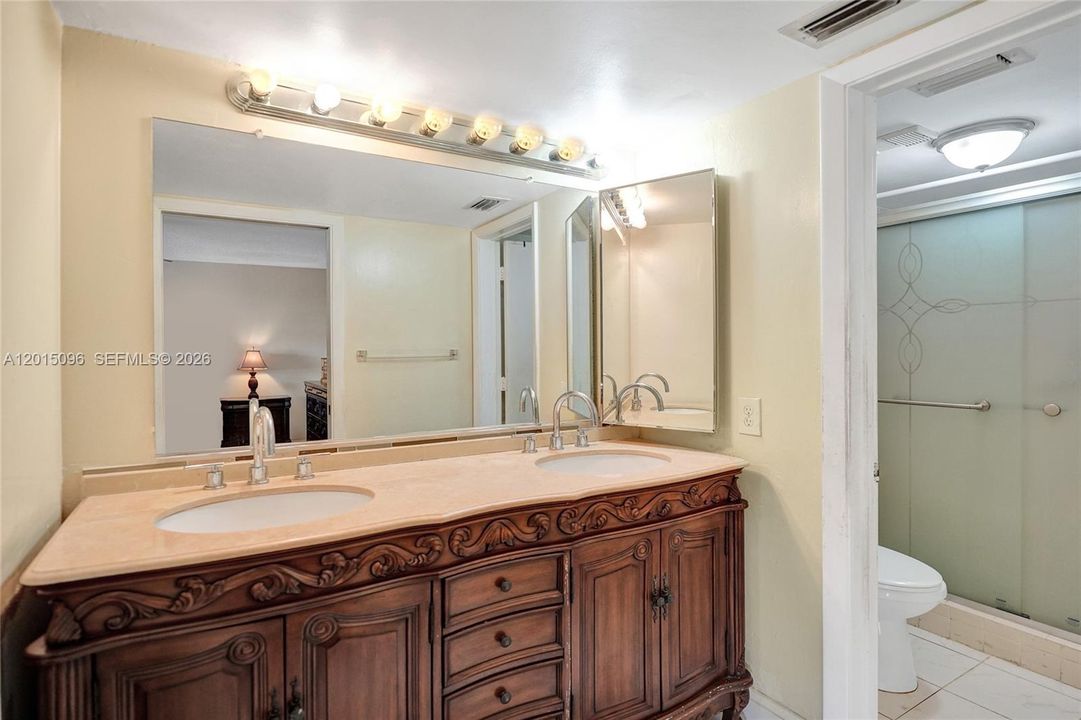 For Sale: $125,000 (2 beds, 2 baths, 1270 Square Feet)