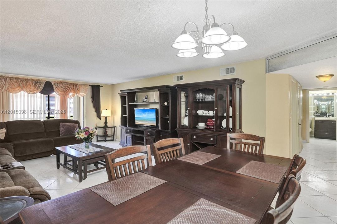 For Sale: $125,000 (2 beds, 2 baths, 1270 Square Feet)