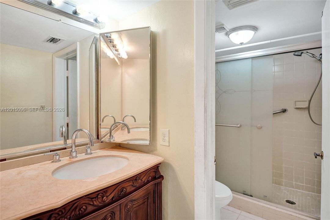 For Sale: $125,000 (2 beds, 2 baths, 1270 Square Feet)