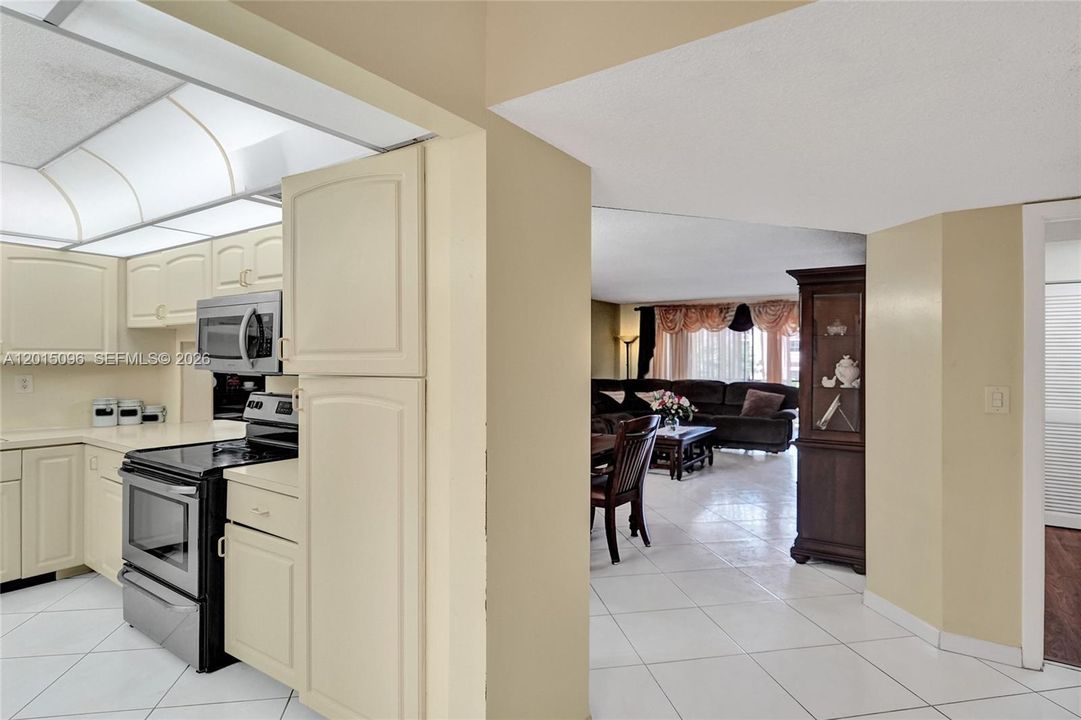 For Sale: $125,000 (2 beds, 2 baths, 1270 Square Feet)