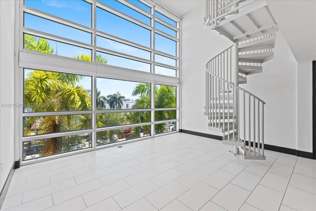 For Sale: $895,000 (1 beds, 2 baths, 861 Square Feet)