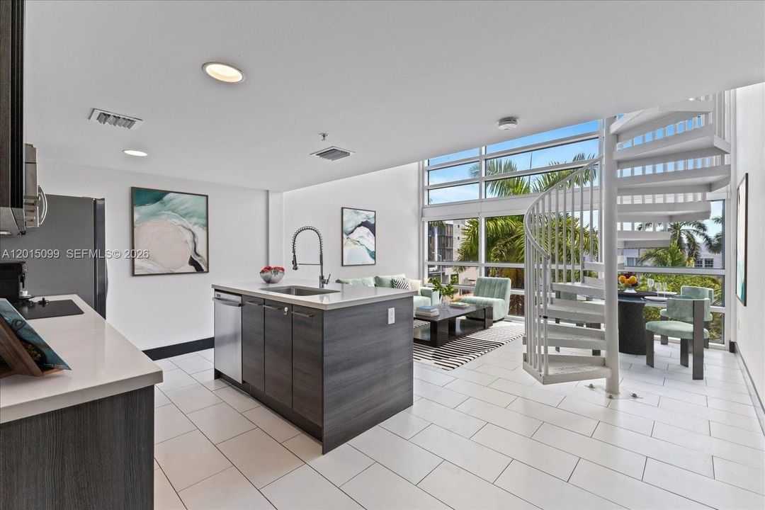For Sale: $895,000 (1 beds, 2 baths, 861 Square Feet)