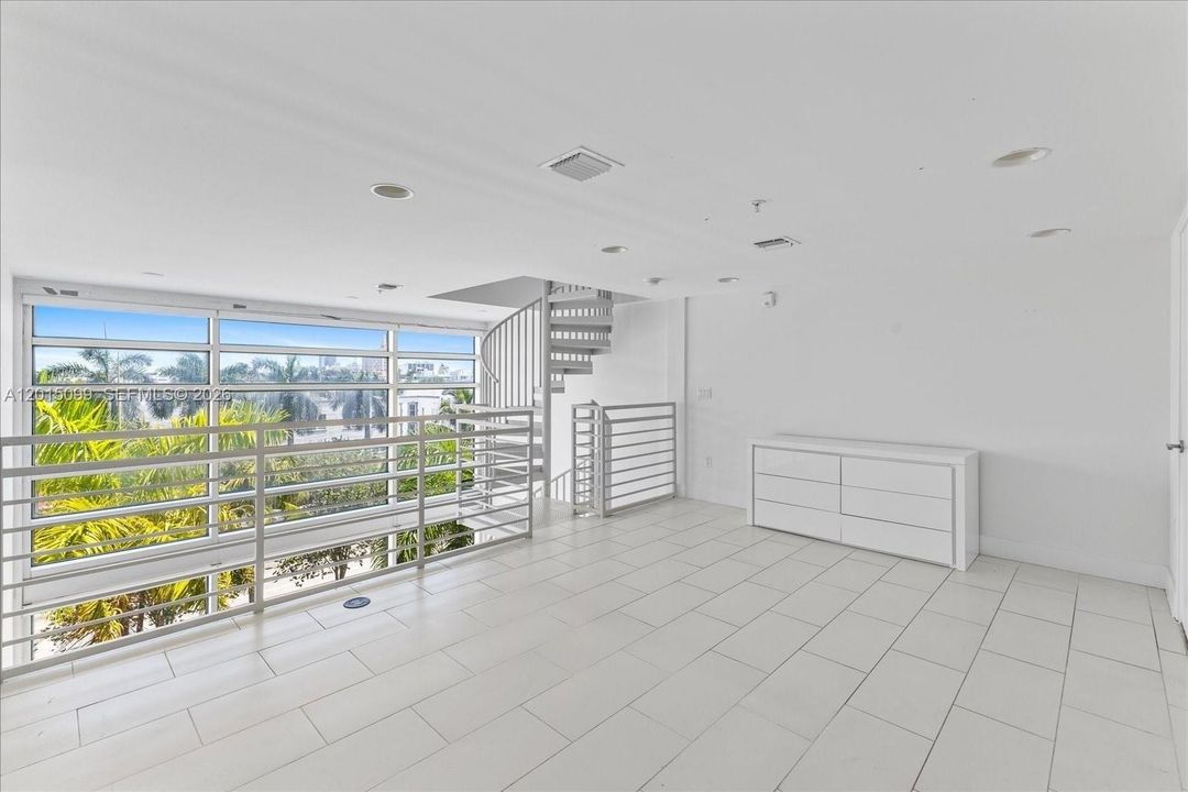 For Sale: $895,000 (1 beds, 2 baths, 861 Square Feet)