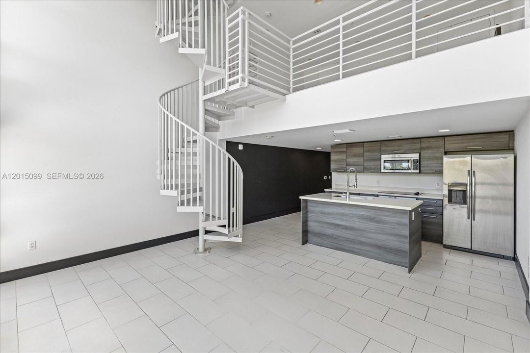 For Sale: $895,000 (1 beds, 2 baths, 861 Square Feet)