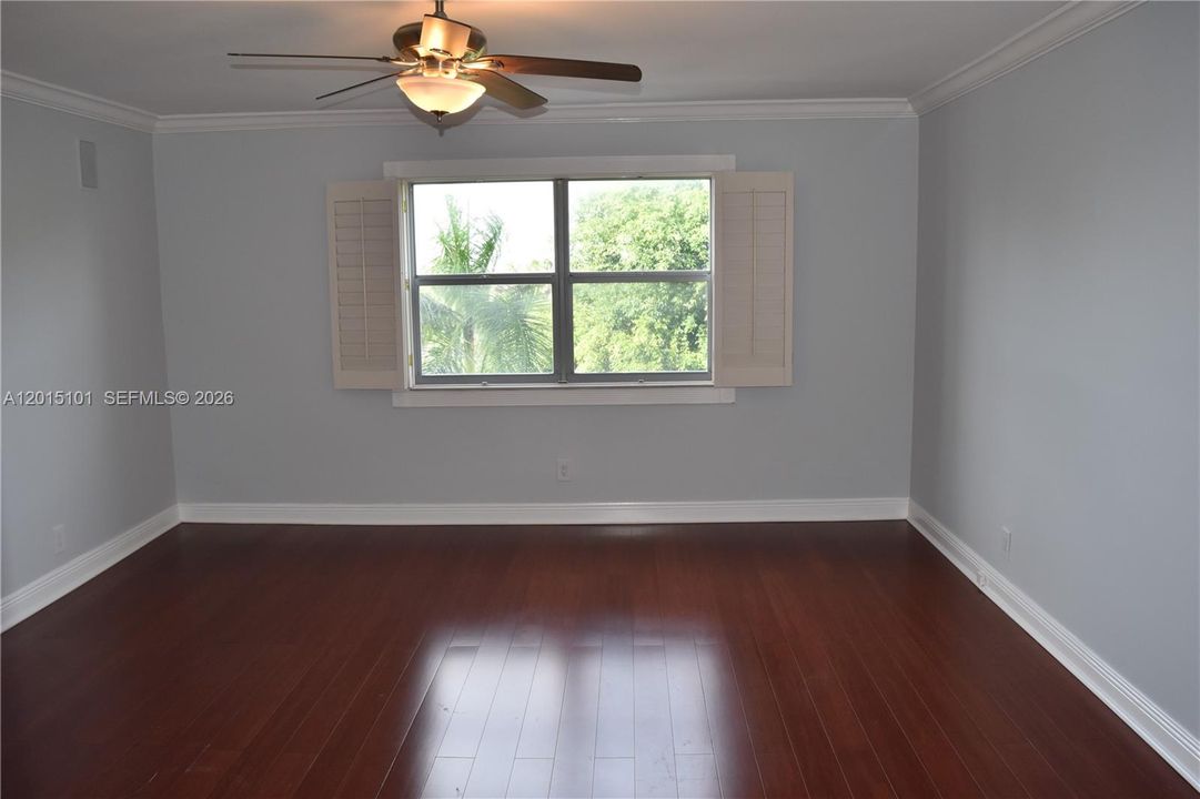For Sale: $329,000 (3 beds, 2 baths, 1525 Square Feet)