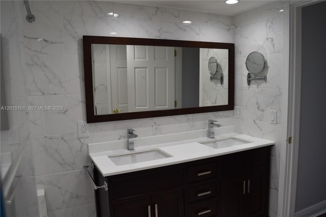 For Sale: $329,000 (3 beds, 2 baths, 1525 Square Feet)