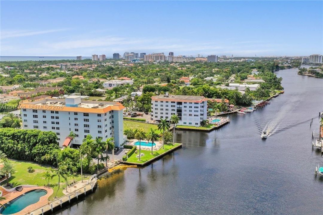 For Sale: $329,000 (3 beds, 2 baths, 1525 Square Feet)