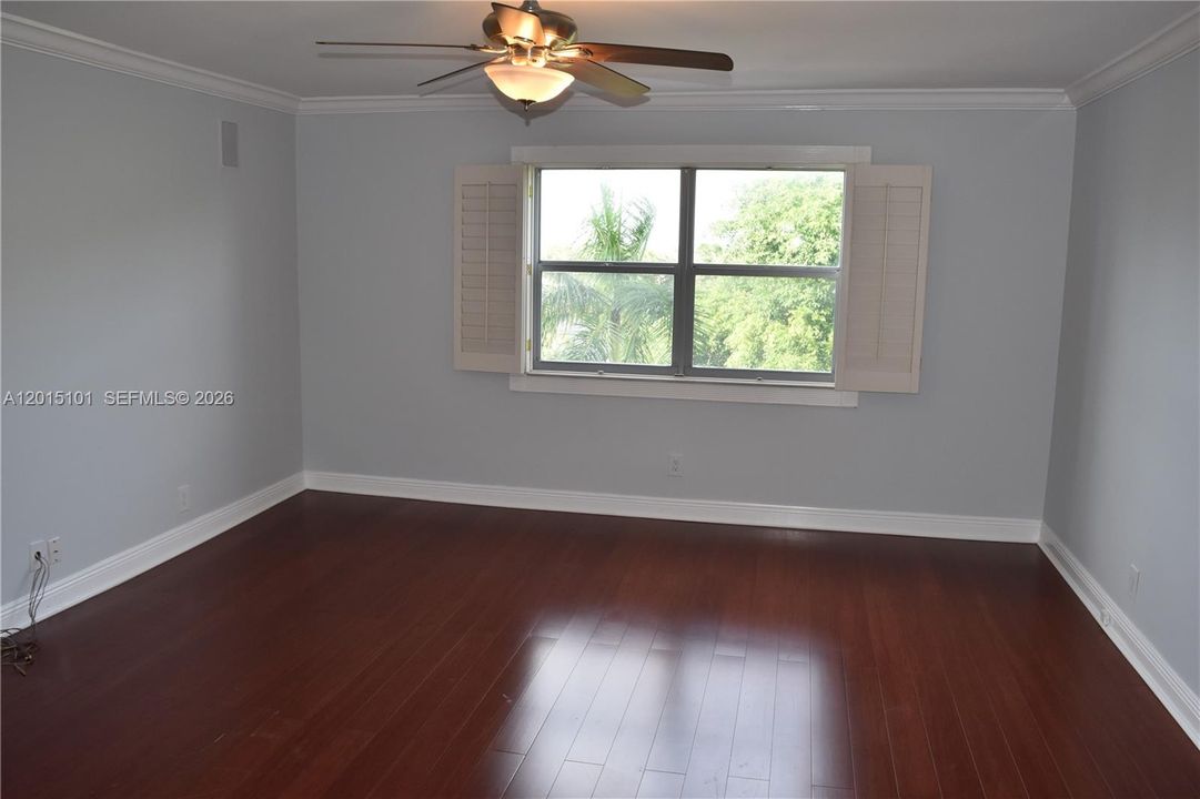 For Sale: $329,000 (3 beds, 2 baths, 1525 Square Feet)