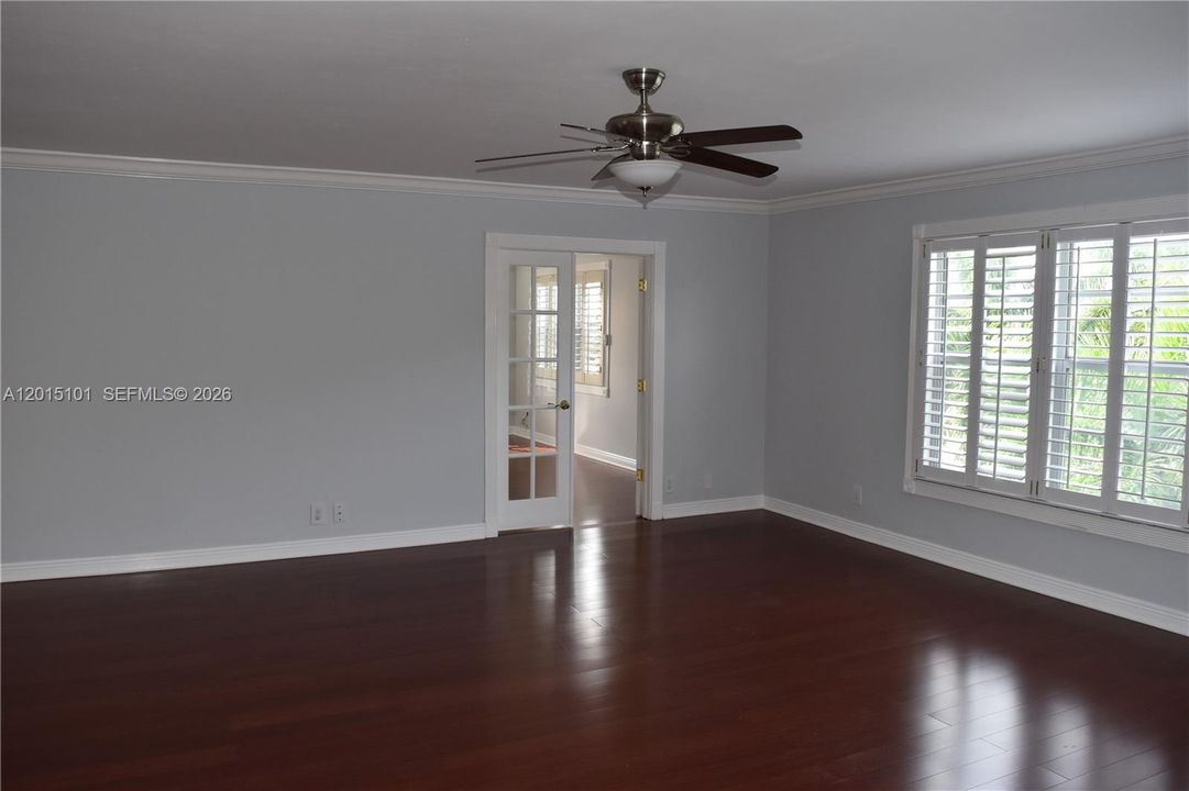 For Sale: $329,000 (3 beds, 2 baths, 1525 Square Feet)