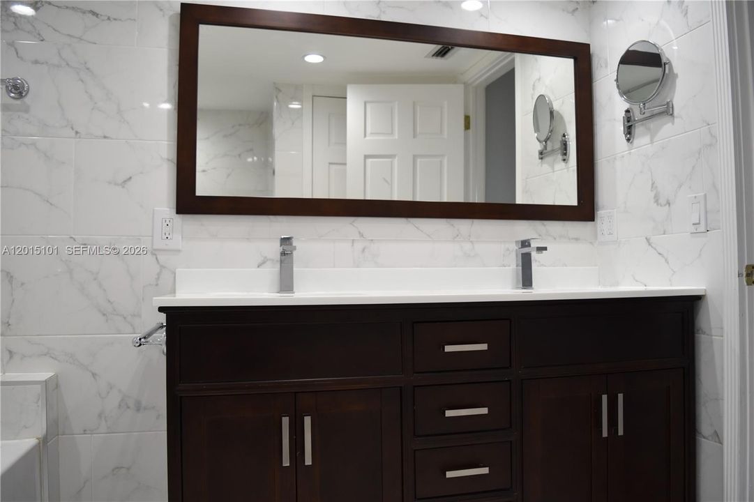 For Sale: $329,000 (3 beds, 2 baths, 1525 Square Feet)