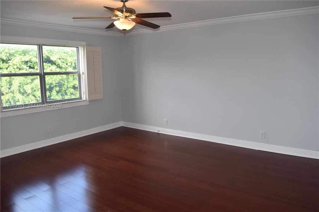 For Sale: $329,000 (3 beds, 2 baths, 1525 Square Feet)