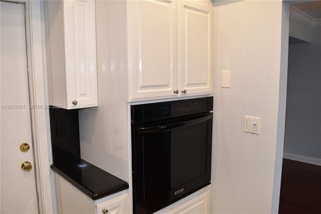 For Sale: $329,000 (3 beds, 2 baths, 1525 Square Feet)