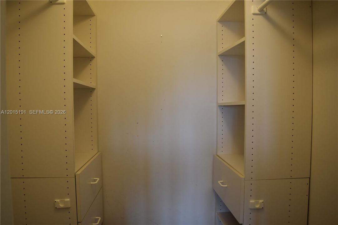 For Sale: $329,000 (3 beds, 2 baths, 1525 Square Feet)