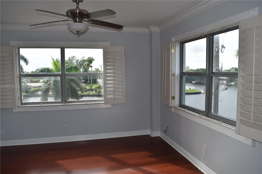 For Sale: $329,000 (3 beds, 2 baths, 1525 Square Feet)