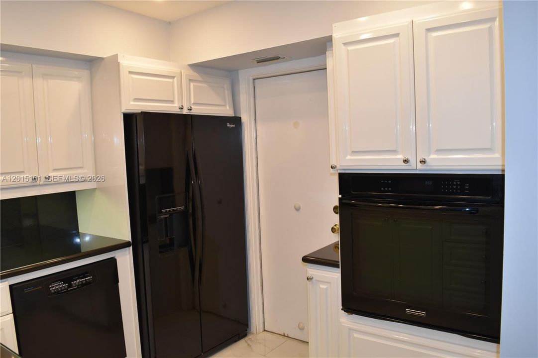For Sale: $329,000 (3 beds, 2 baths, 1525 Square Feet)