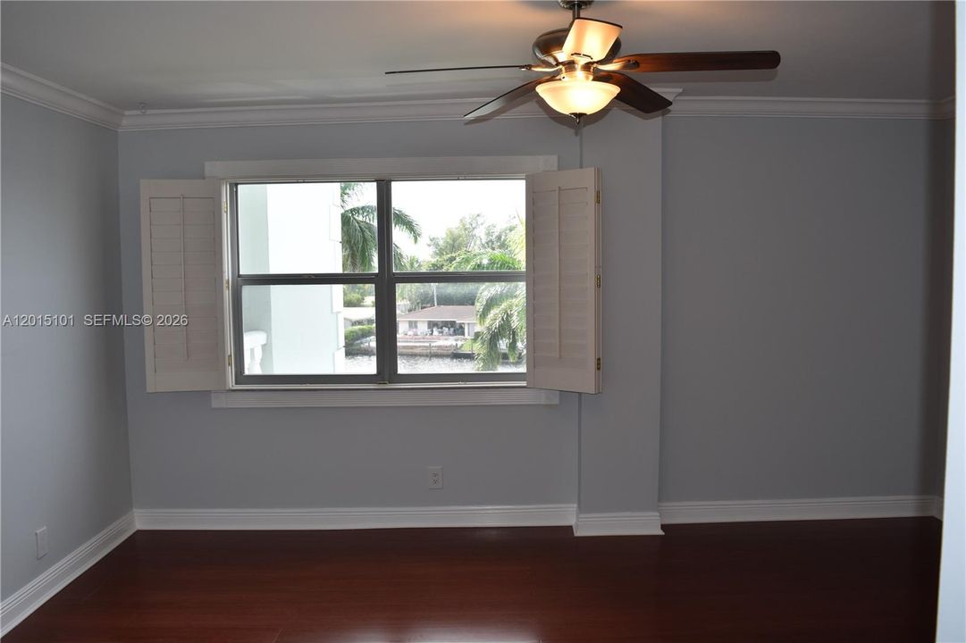 For Sale: $329,000 (3 beds, 2 baths, 1525 Square Feet)