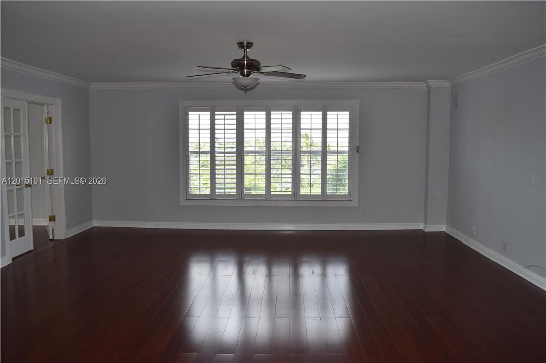 For Sale: $329,000 (3 beds, 2 baths, 1525 Square Feet)