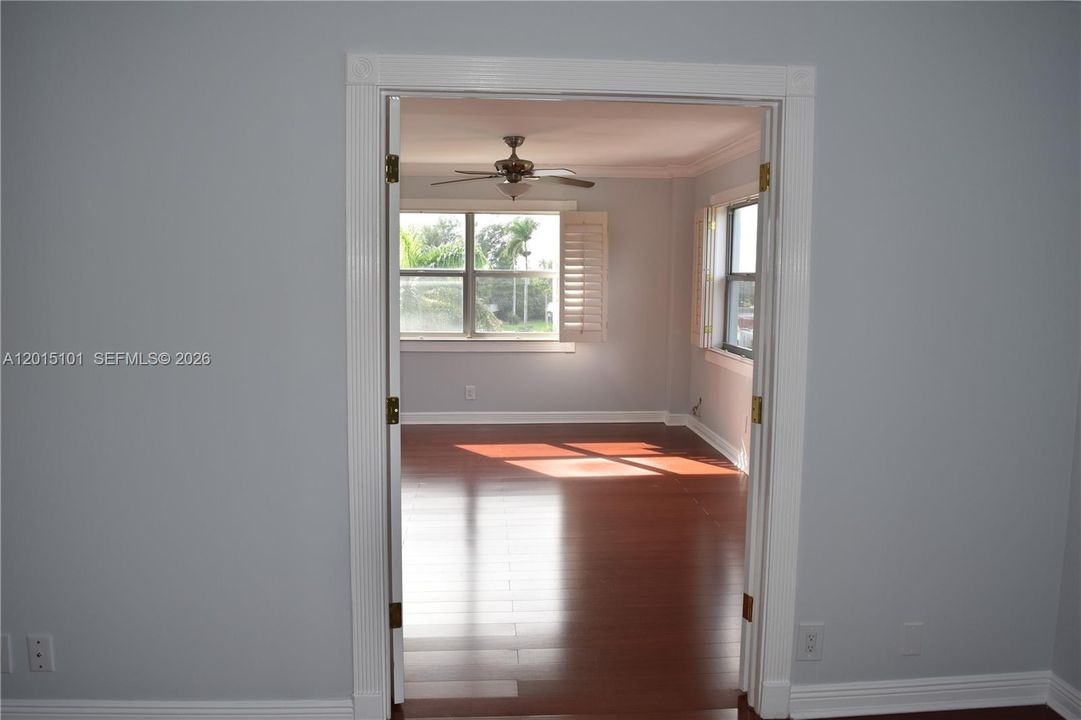 For Sale: $329,000 (3 beds, 2 baths, 1525 Square Feet)