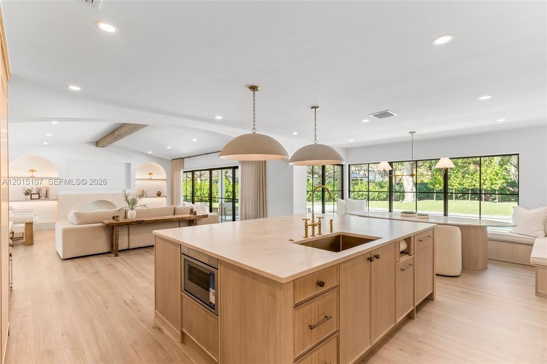 For Sale: $2,995,000 (5 beds, 3 baths, 3985 Square Feet)