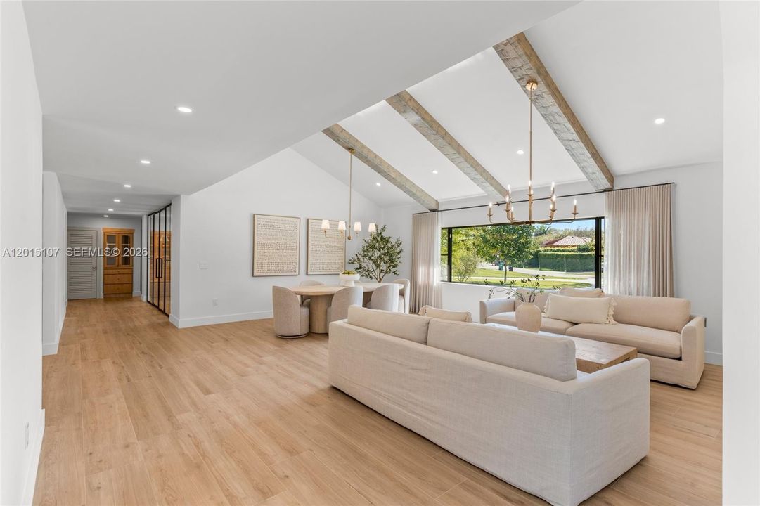 For Sale: $2,995,000 (5 beds, 3 baths, 3985 Square Feet)