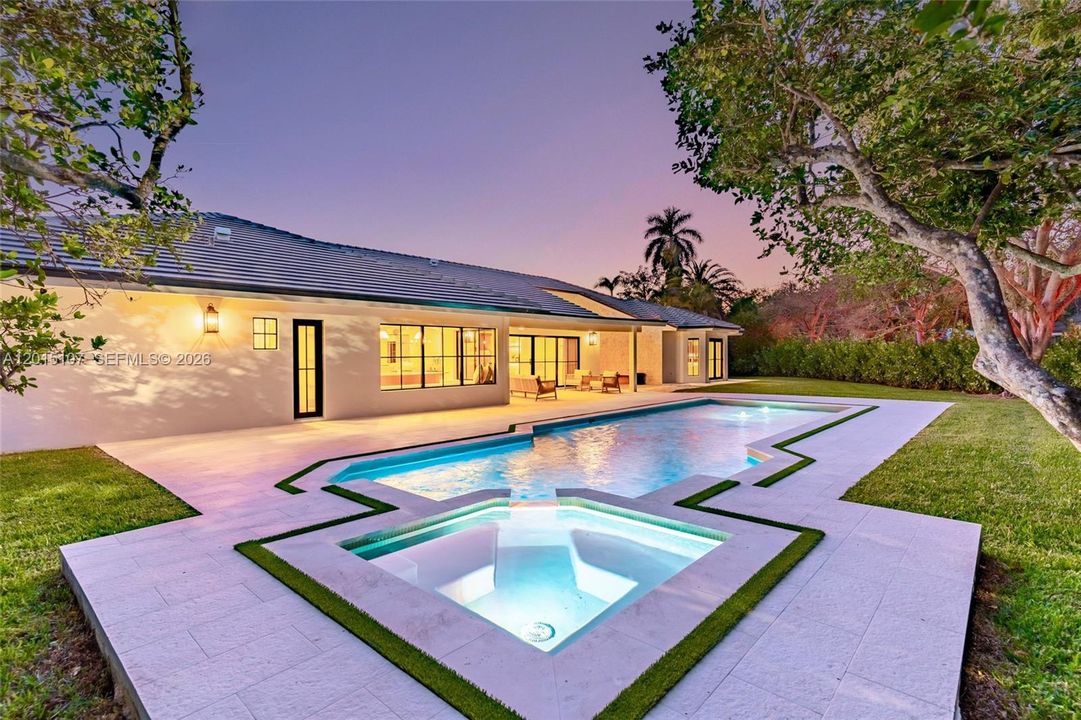 For Sale: $2,995,000 (5 beds, 3 baths, 3985 Square Feet)