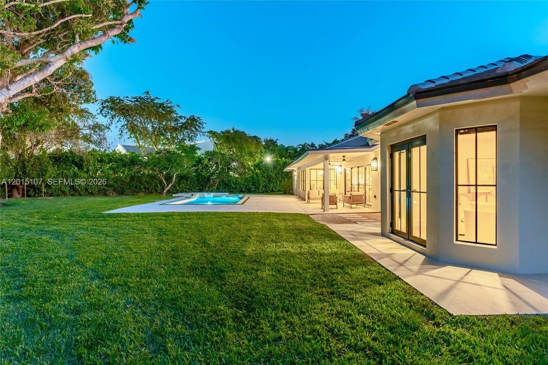 For Sale: $2,995,000 (5 beds, 3 baths, 3985 Square Feet)