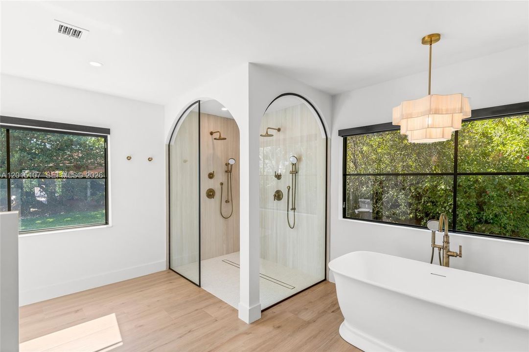 For Sale: $2,995,000 (5 beds, 3 baths, 3985 Square Feet)