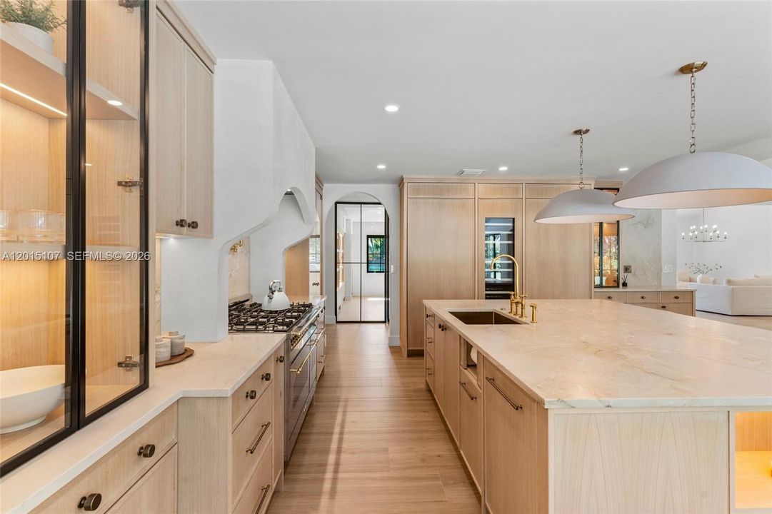 For Sale: $2,995,000 (5 beds, 3 baths, 3985 Square Feet)