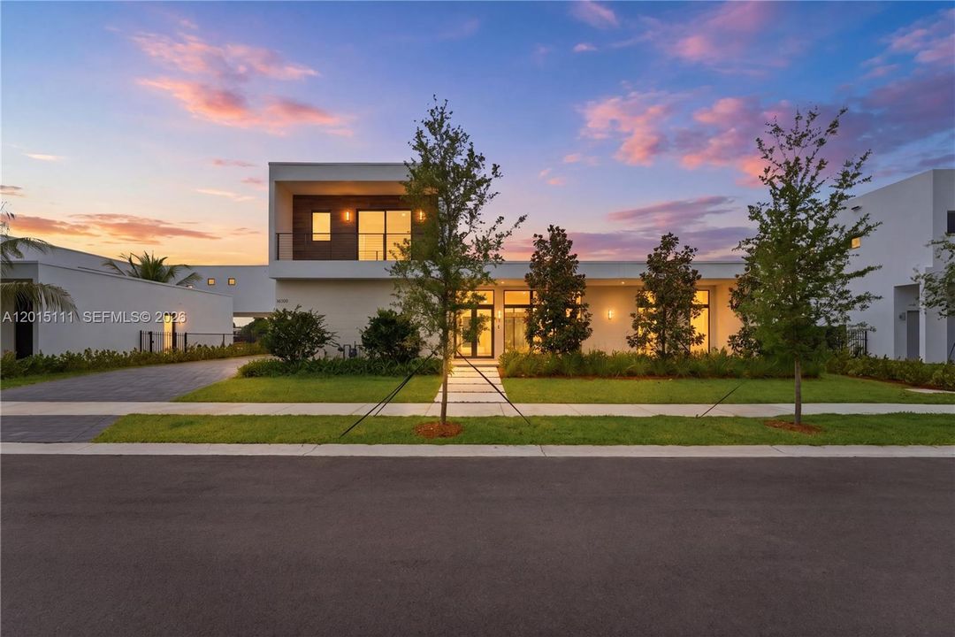 For Rent: $20,000 (5 beds, 6 baths, 0 Square Feet)