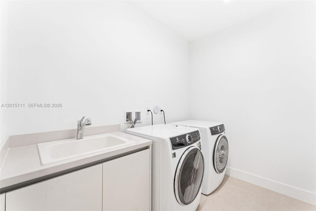 For Rent: $20,000 (5 beds, 6 baths, 0 Square Feet)