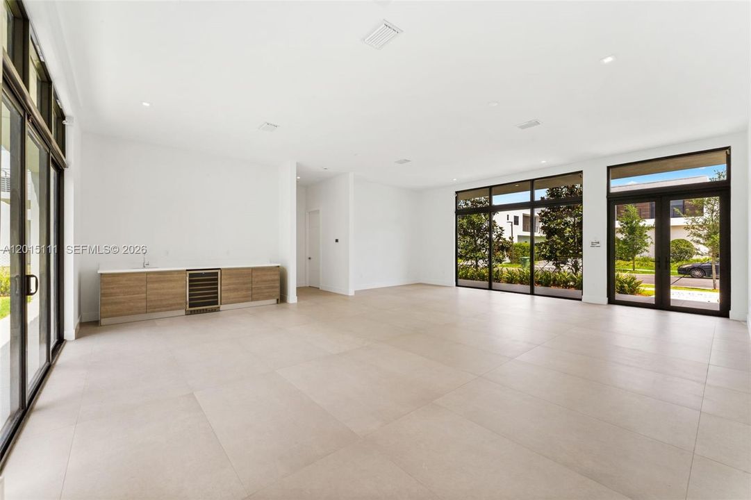 For Rent: $20,000 (5 beds, 6 baths, 0 Square Feet)