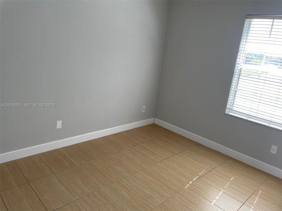 For Rent: $2,650 (3 beds, 3 baths, 1285 Square Feet)