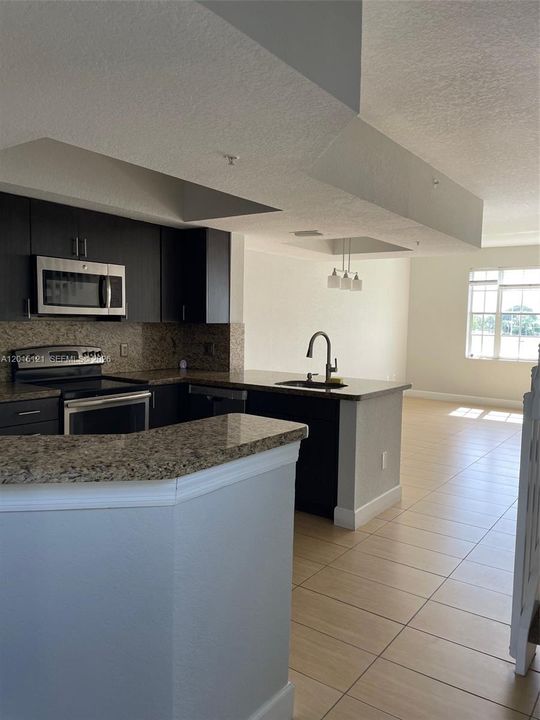For Rent: $2,650 (3 beds, 3 baths, 1285 Square Feet)