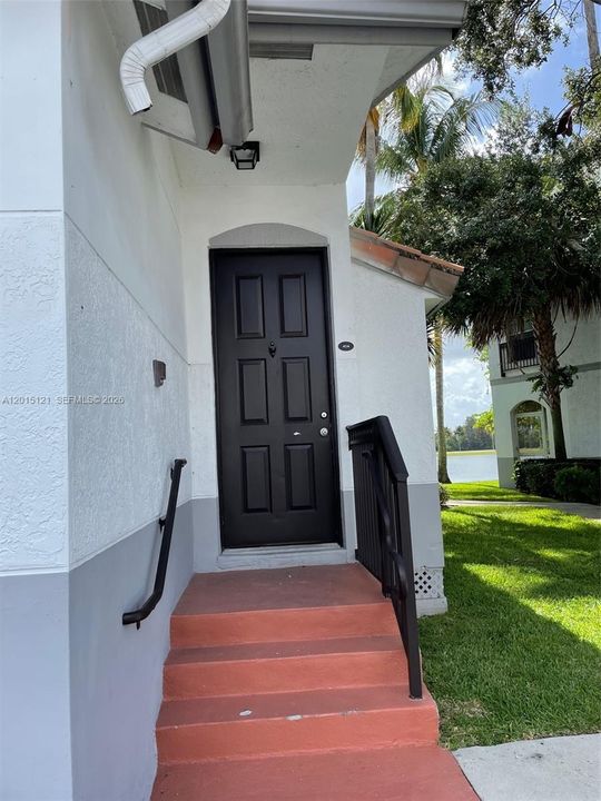 For Rent: $2,650 (3 beds, 3 baths, 1285 Square Feet)