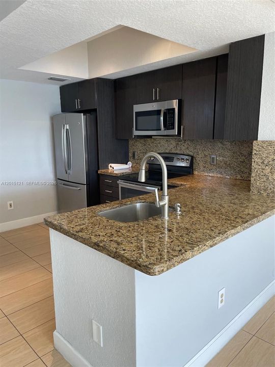 For Rent: $2,650 (3 beds, 3 baths, 1285 Square Feet)