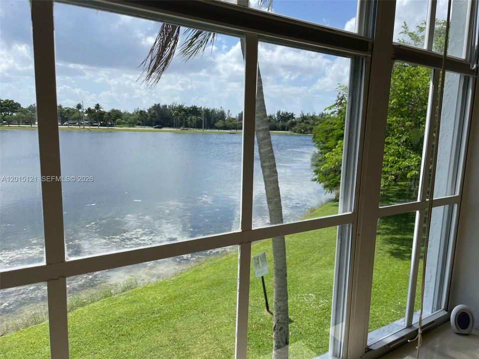 For Rent: $2,650 (3 beds, 3 baths, 1285 Square Feet)