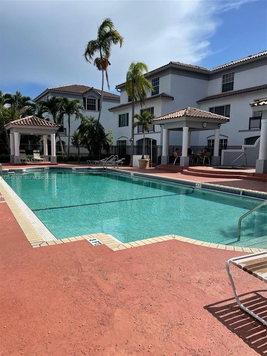 For Rent: $2,650 (3 beds, 3 baths, 1285 Square Feet)