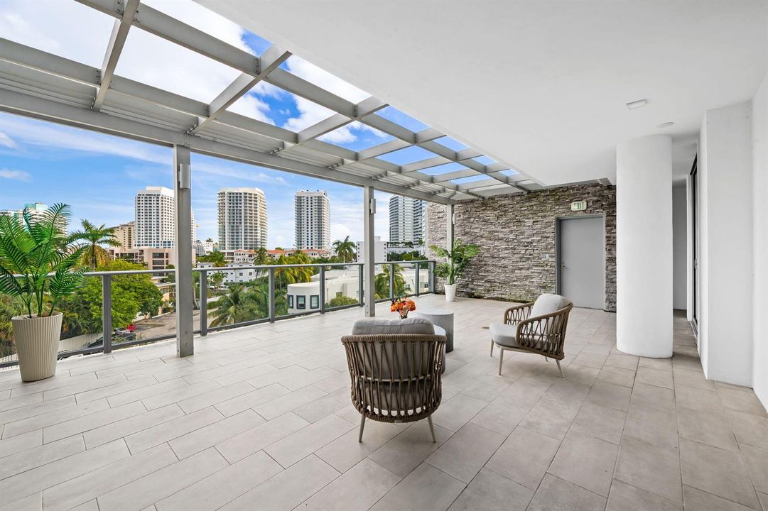 Adagio Balcony SW