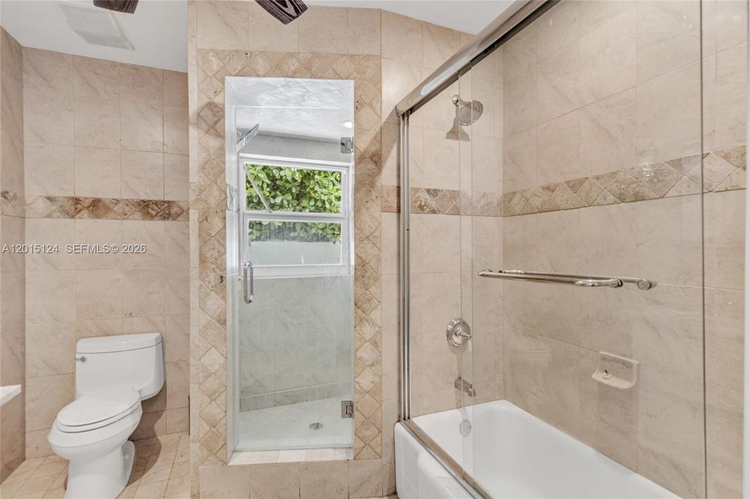 На продажу: $1,150,000 (2 спален, 1 ванн, 1530 Квадратных фут)