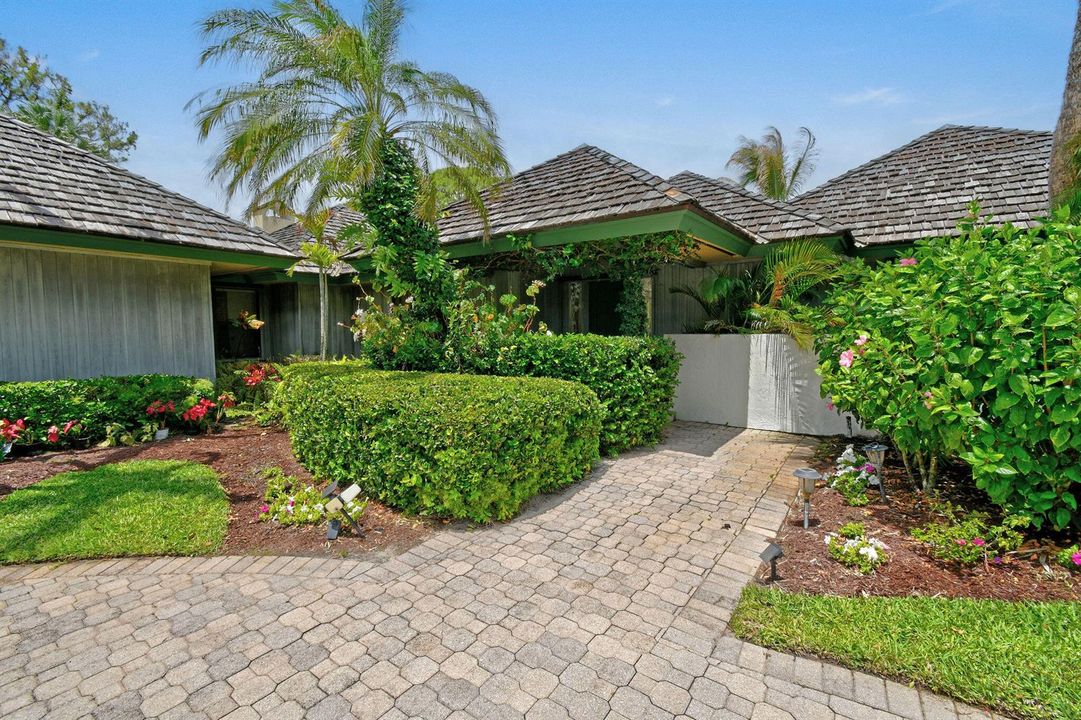 6980SEWingedFootDr(4)