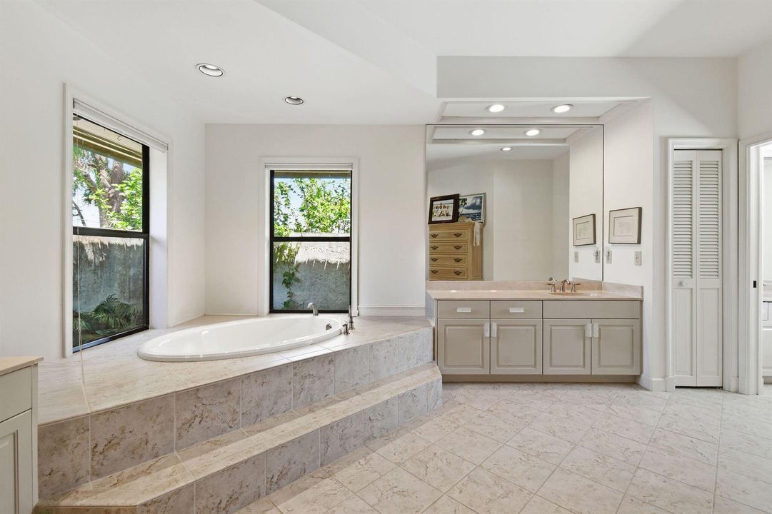 6980SEWingedFootDr(33)