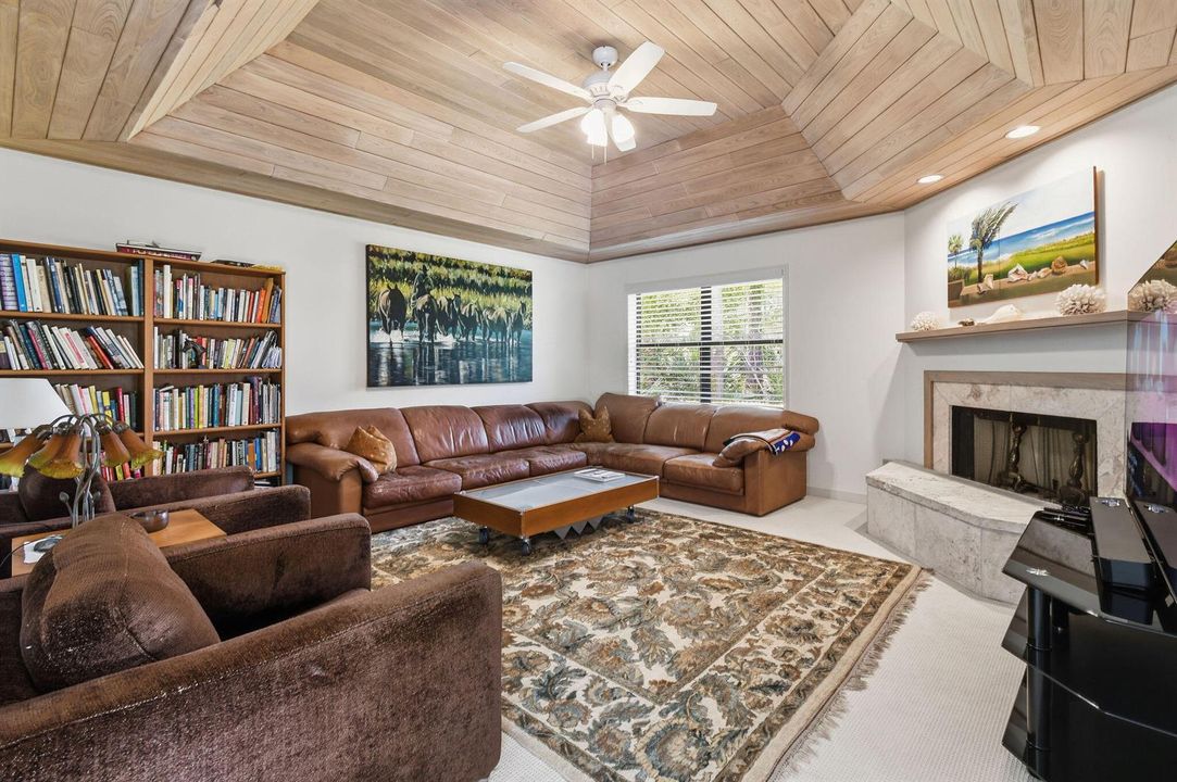 6980SEWingedFootDr(29)