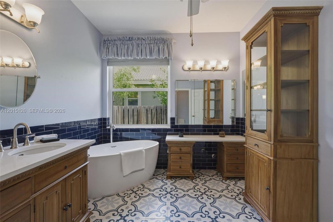 En Venta: $950,000 (5 camas, 3 baños, 3345 Pies cuadrados)
