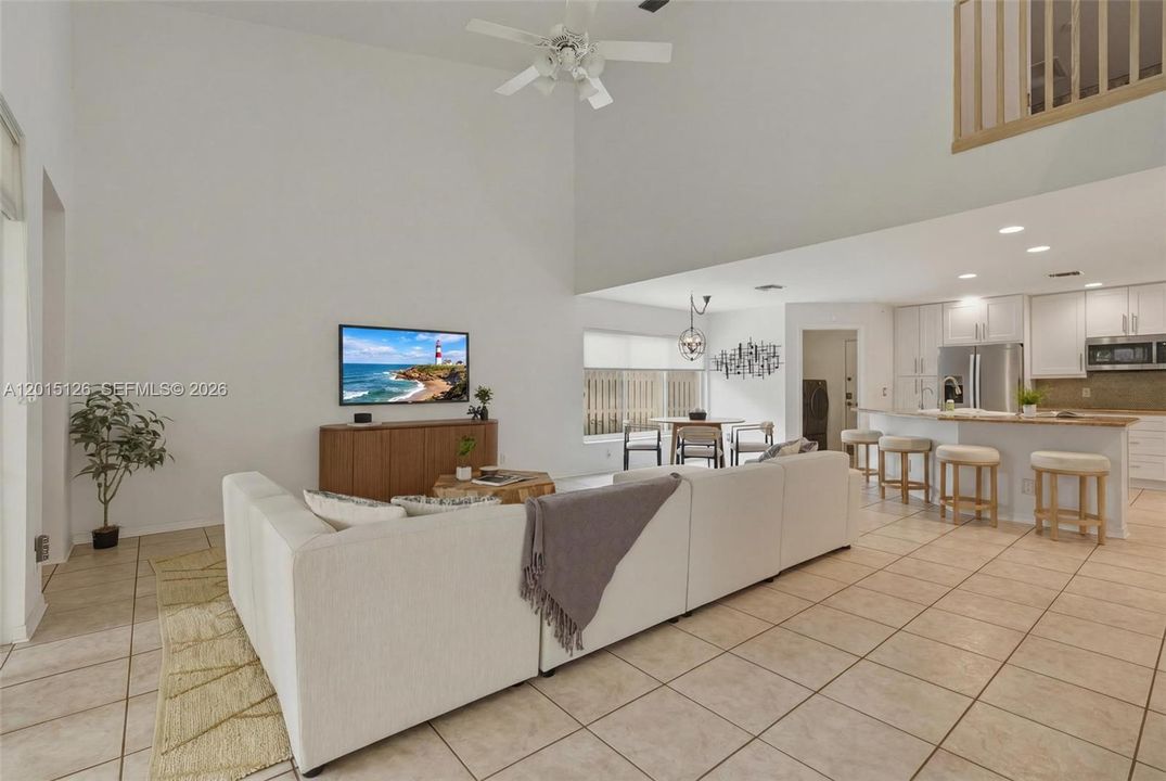 En Venta: $950,000 (5 camas, 3 baños, 3345 Pies cuadrados)