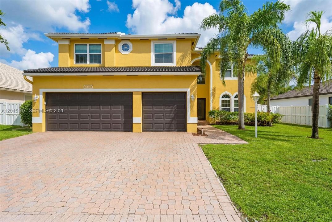На продажу: $960,000 (5 спален, 4 ванн, 3316 Квадратных фут)