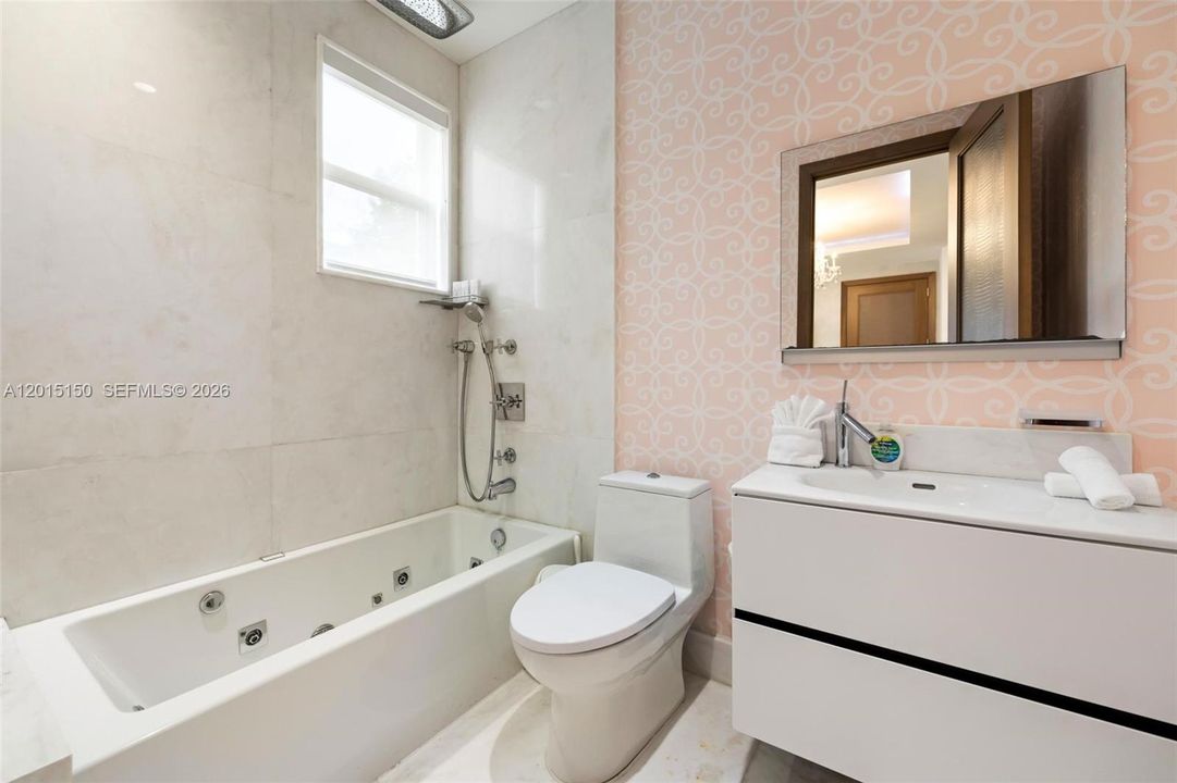 En Renta: $38,500 (4 camas, 4 baños, 4898 Pies cuadrados)