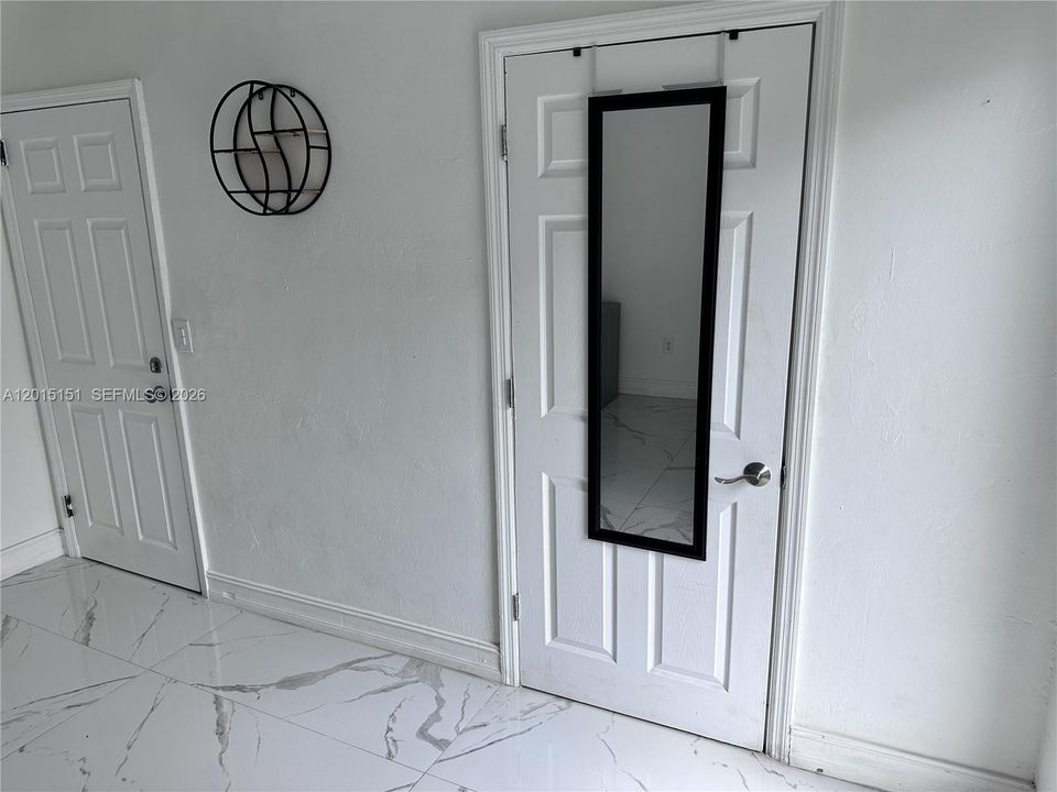 En Renta: $1,000 (0 camas, 1 baños, 238 Pies cuadrados)